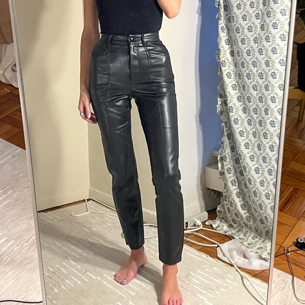 Wilfred Sleek Black Leather pants